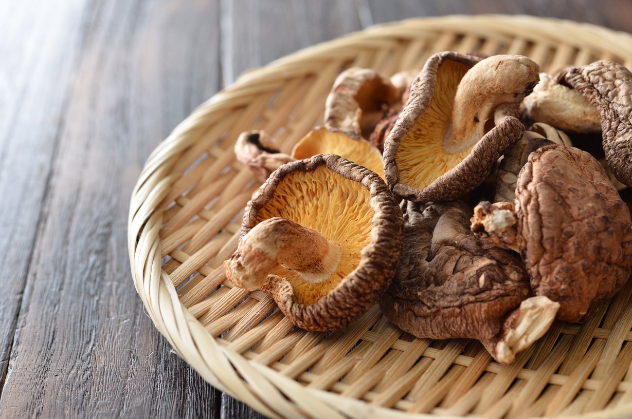 Dried shiitake mushroom.